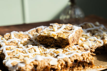 Date and Apple Slice vegan cake